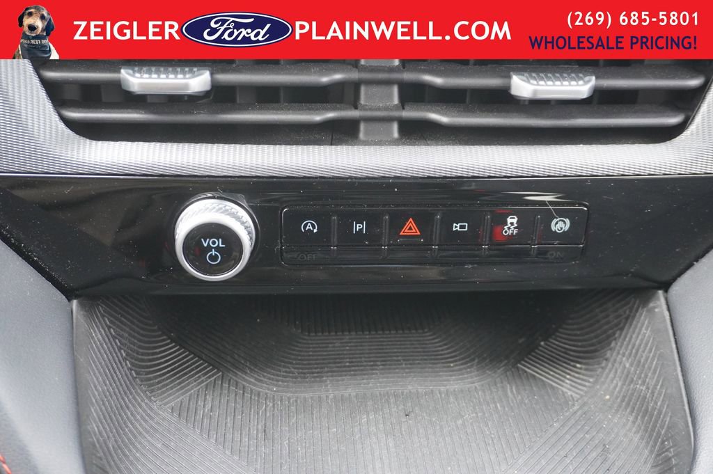 Used 2025 Ford Explorer ST-Line w/ ST-Line Street Pack image 24