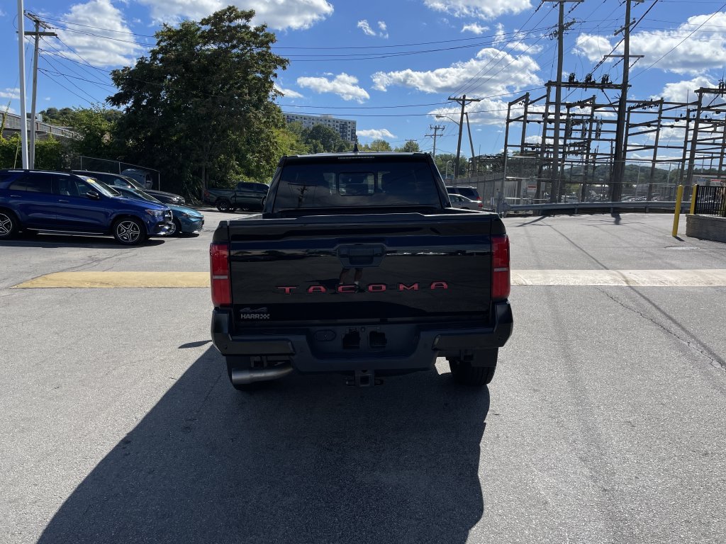 Certified 2024 Toyota Tacoma SR5 AWD/4WD image 4