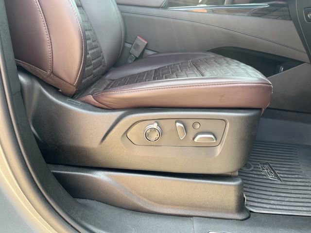 Used 2023 Cadillac Escalade V AWD/4WD image 24
