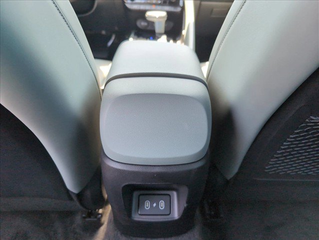 Certified 2025 Hyundai Elantra Limited FWD image 23