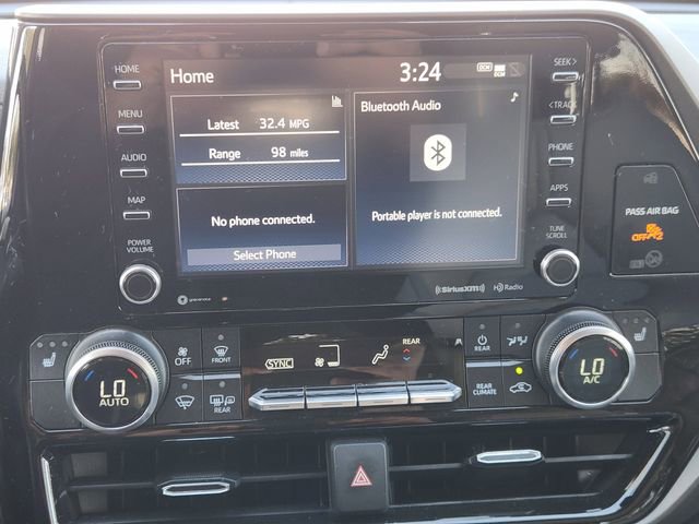 Used 2022 Toyota Highlander XLE AWD/4WD image 14