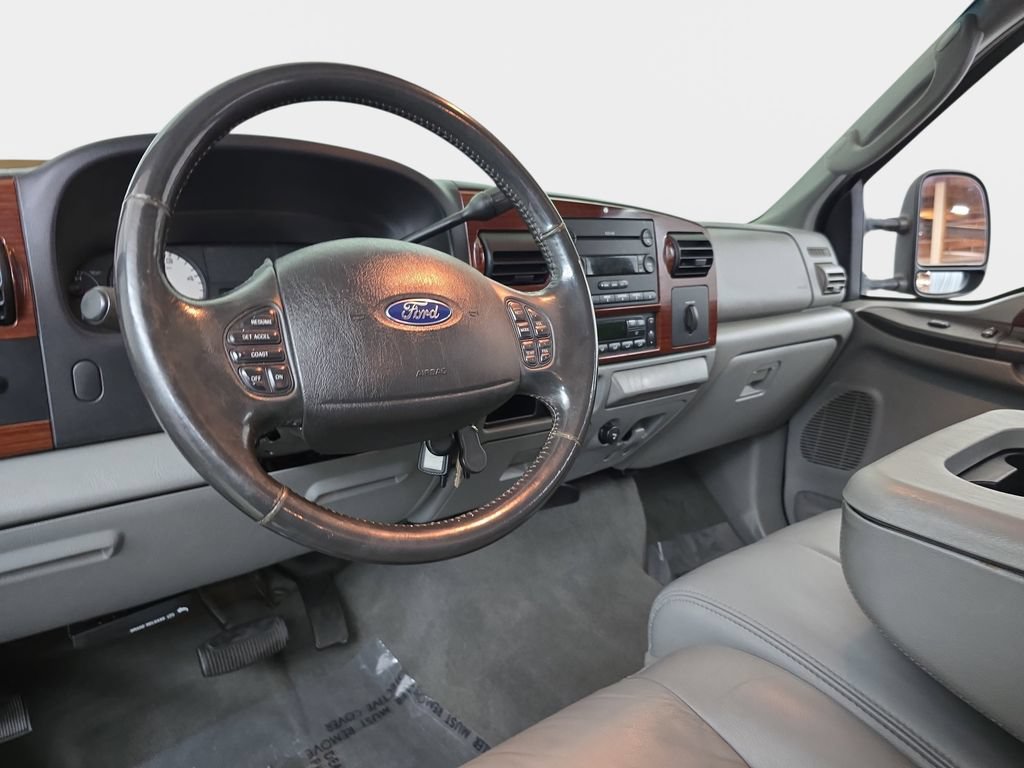 Used 2005 Ford F350 Lariat AWD/4WD image 12