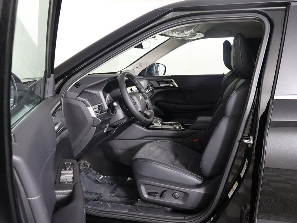 New 2026 Mitsubishi Outlander SE image 27