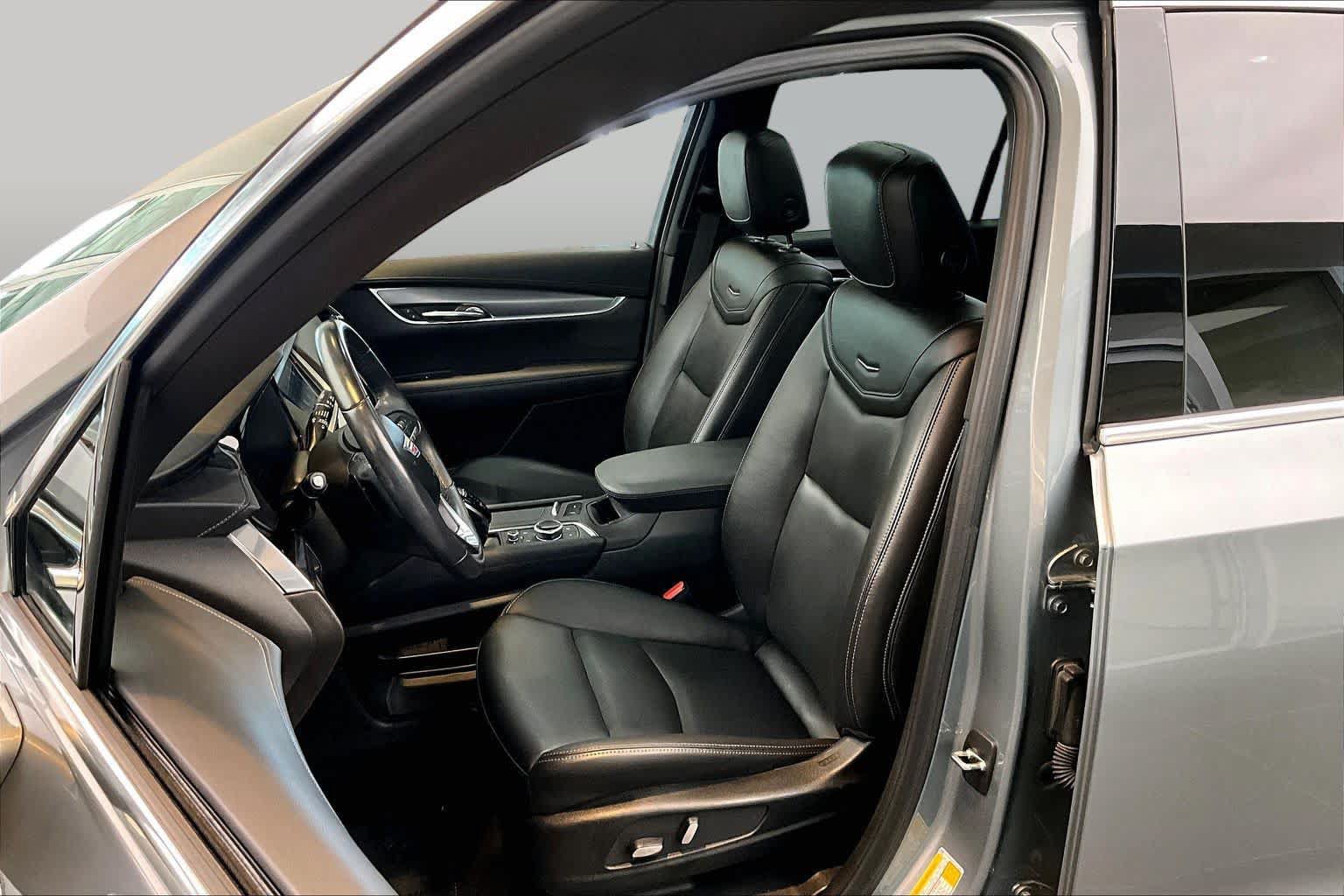 Used 2023 Cadillac XT6 Luxury FWD image 8