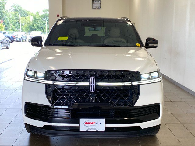 New 2027 Lincoln Navigator L Black Label AWD/4WD image 3