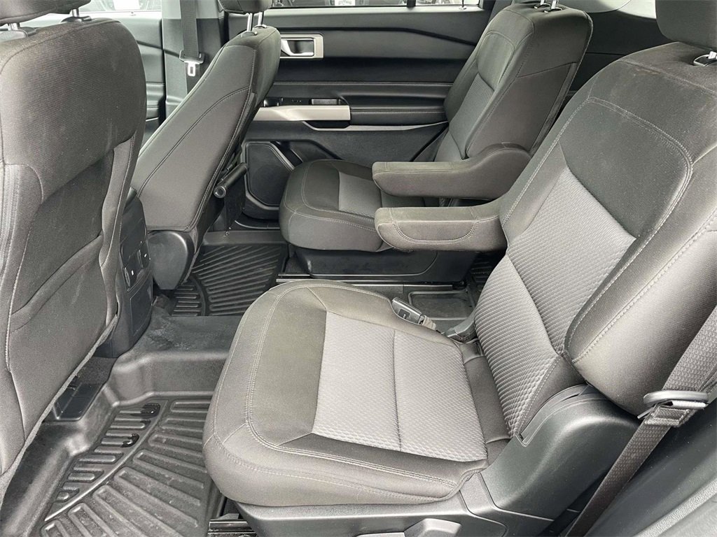 Used 2024 Ford Explorer XLT image 12