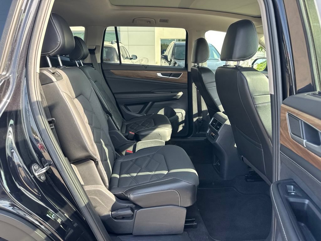 Used 2024 Volkswagen Atlas SE AWD/4WD image 20