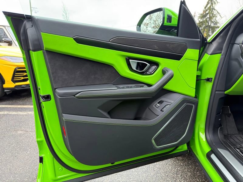 Used 2024 Lamborghini Urus S image 12