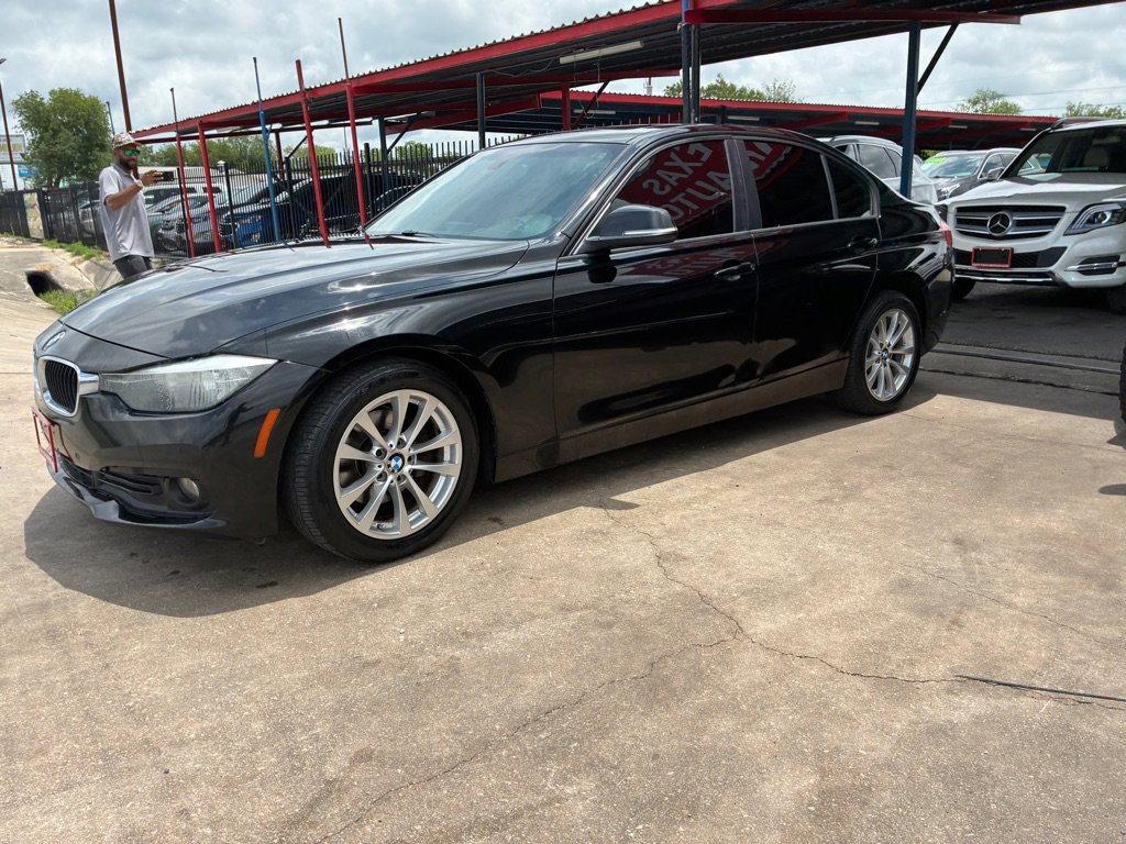 Used 2016 BMW 320i xDrive Sedan AWD/4WD image 4