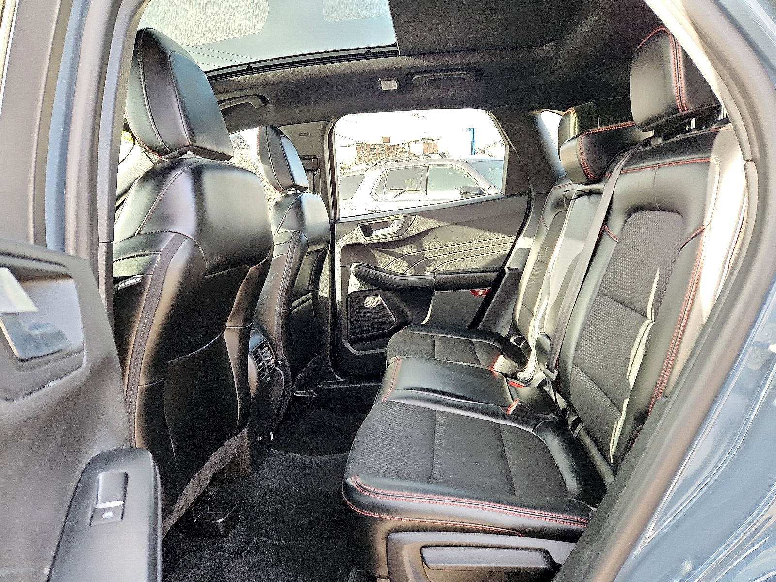 Used 2025 Ford Escape ST-Line w/ Cold Weather Package image 10