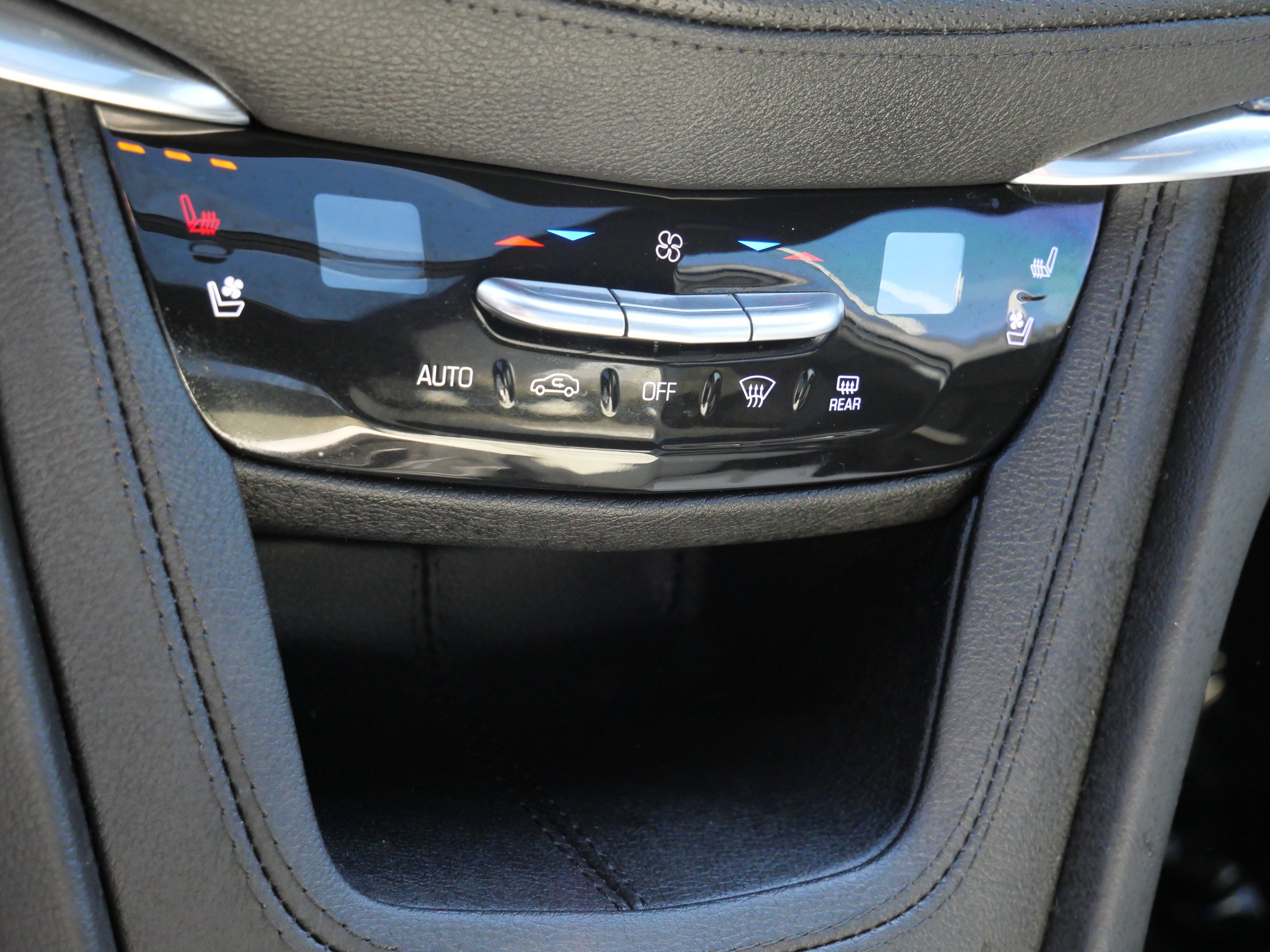 Used 2023 Cadillac XT5 Sportv w/ Technology Package AWD/4WD image 24