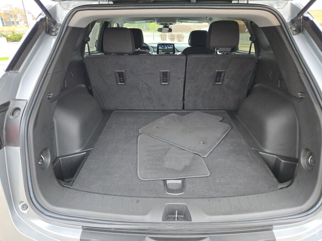 Used 2023 Chevrolet Blazer LT w/ Driver Confidence Package image 18