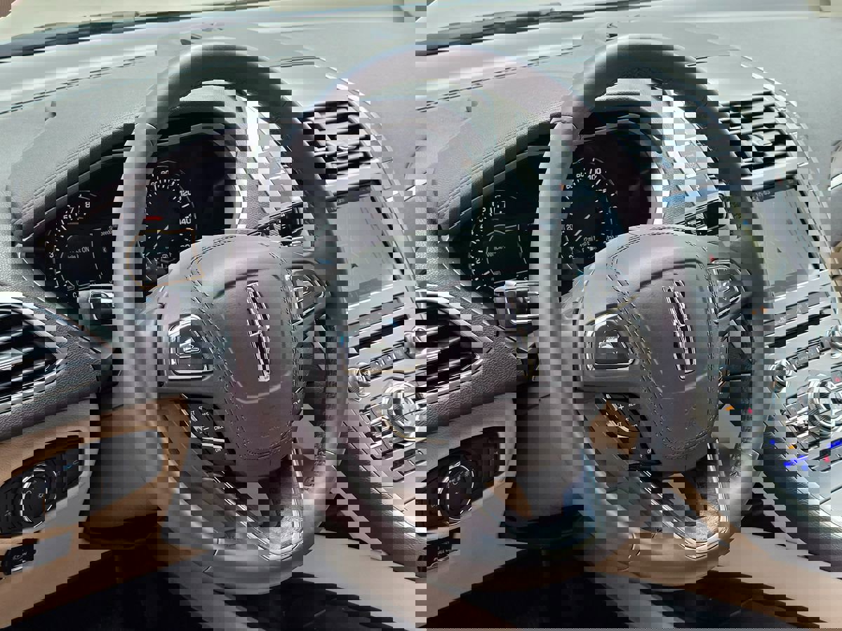 Used 2017 Lincoln MKZ Reserve image 19