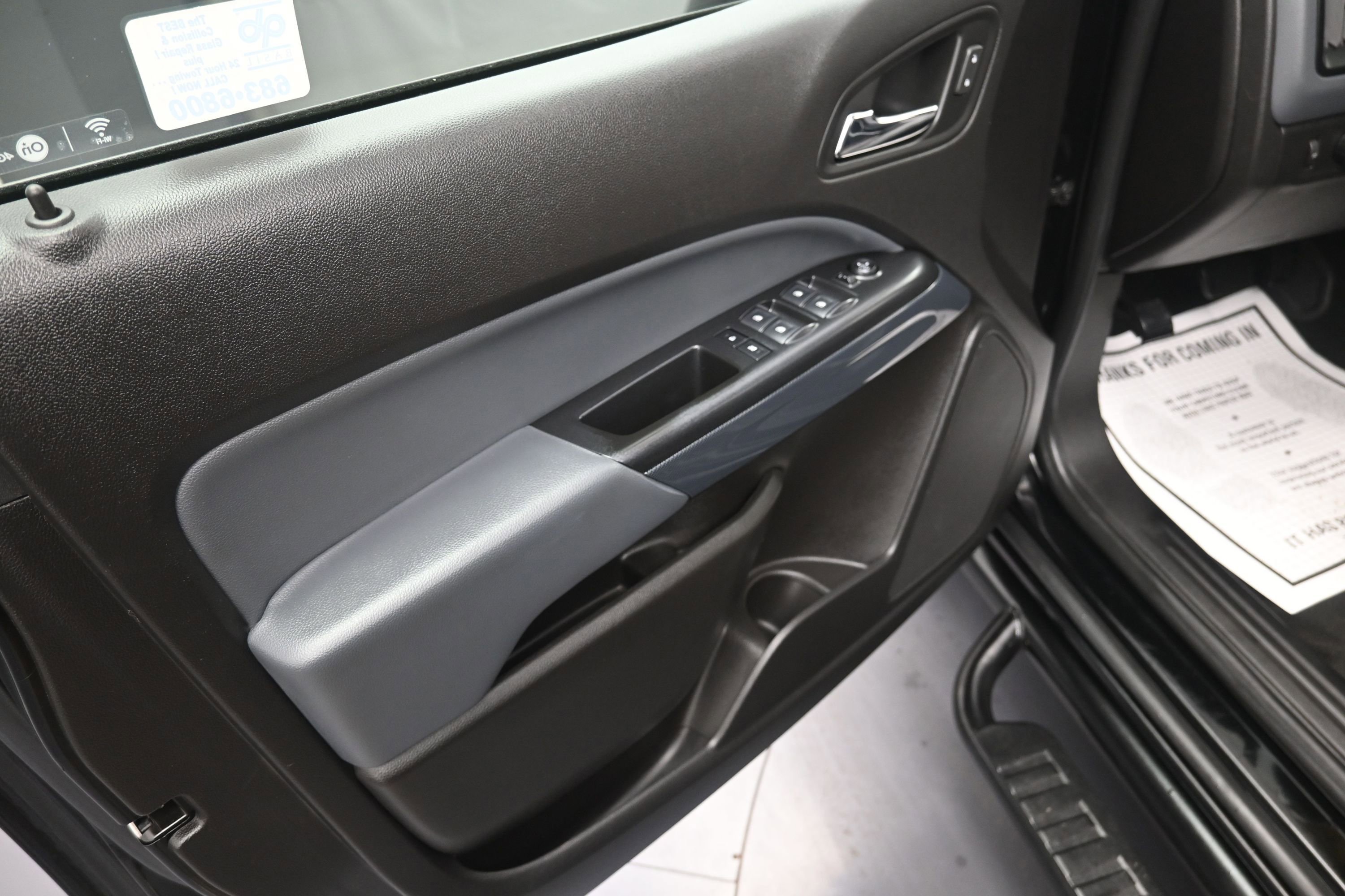 Used 2018 Chevrolet Colorado Z71 AWD/4WD image 21