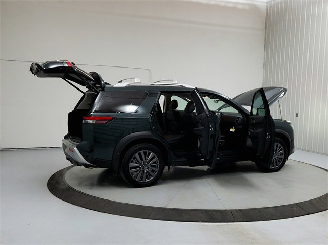 Used 2025 Nissan Pathfinder SL w/ SL Premium Package image 15