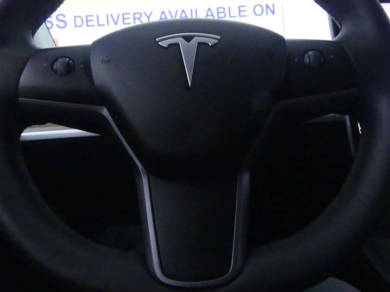 Used 2023 Tesla Model Y AWD image 16