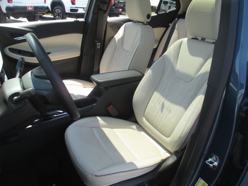 Used 2026 Buick Encore GX Avenir w/ Avenir Technology Package FWD image 19