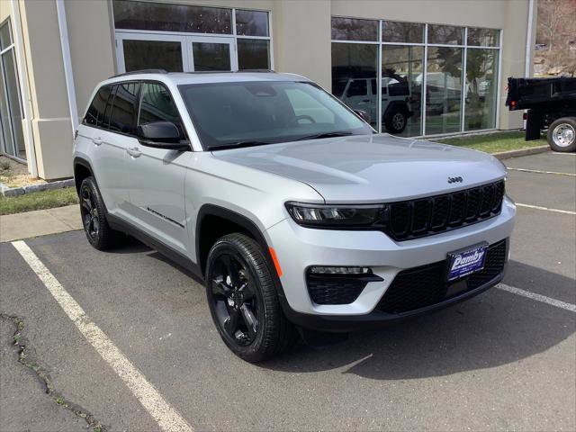 New 2025 Jeep Grand Cherokee Limited w/ Black Appearance Package