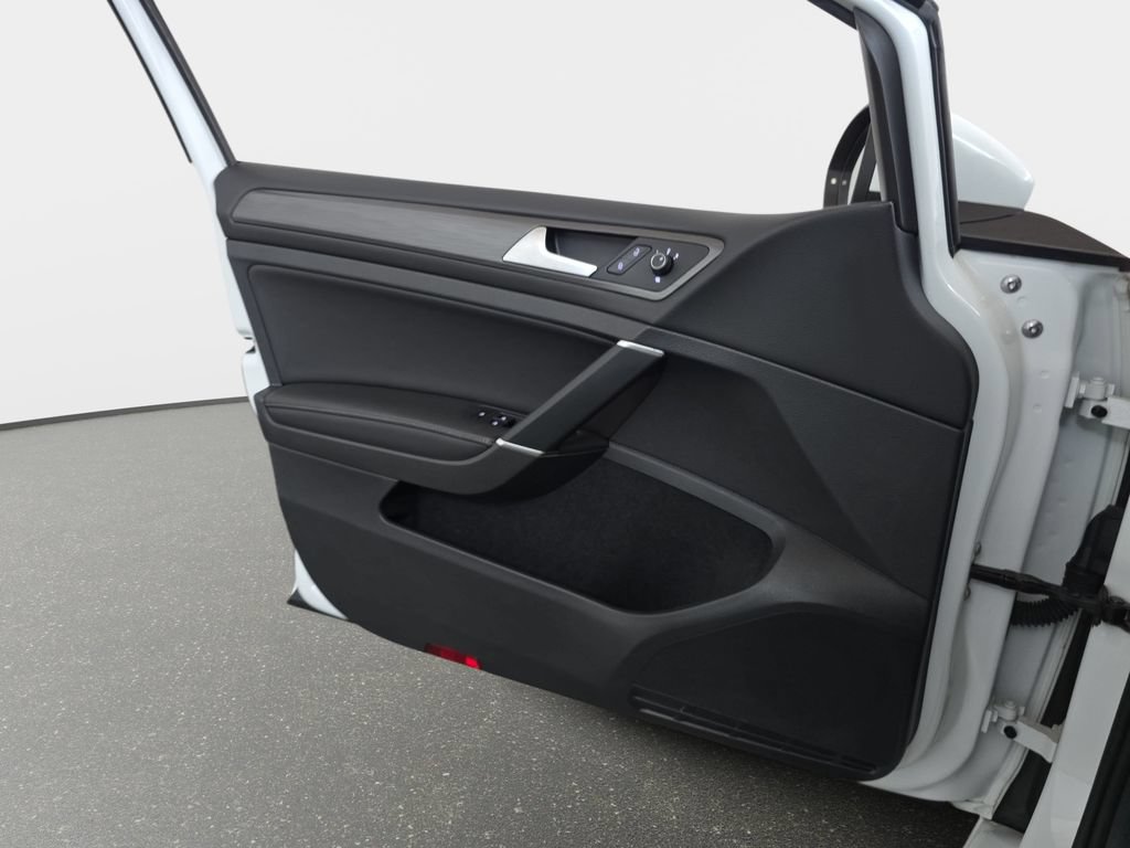 Used 2019 Volkswagen Golf SE FWD image 27