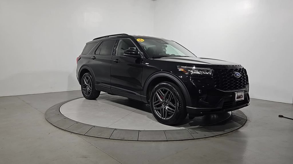 Used 2025 Ford Explorer ST-Line w/ ST-Line Street Pack AWD/4WD image 8