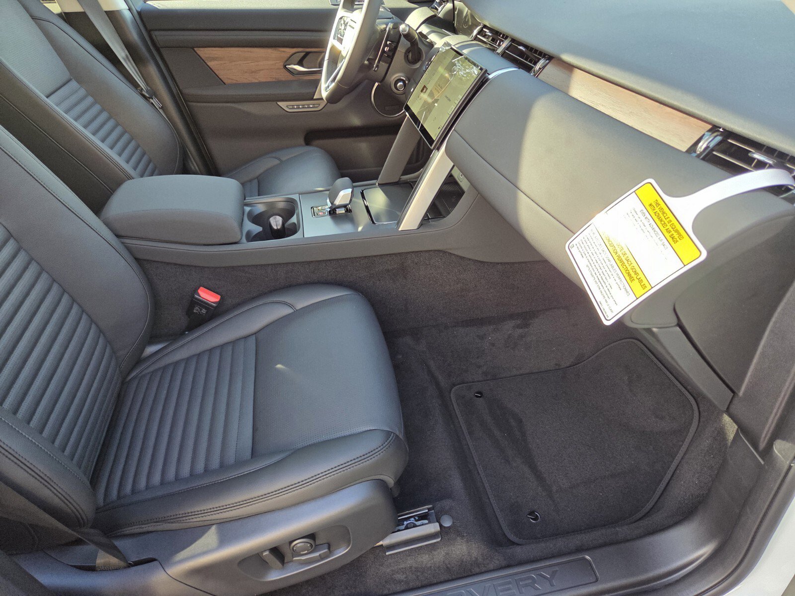 New 2025 Land Rover Discovery Sport S AWD/4WD image 3