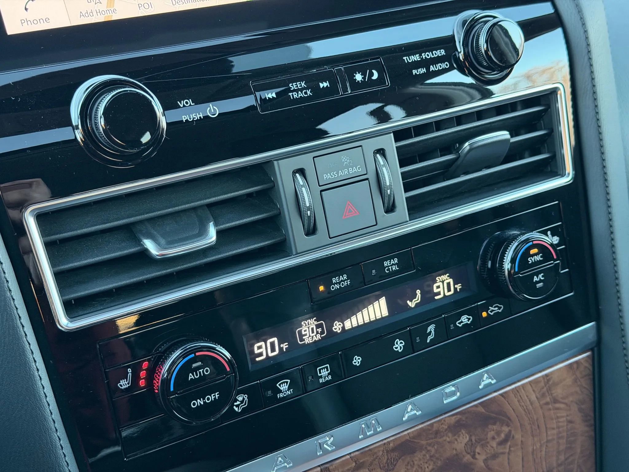 Used 2024 Nissan Armada SL w/ Captain's Chairs Package image 37