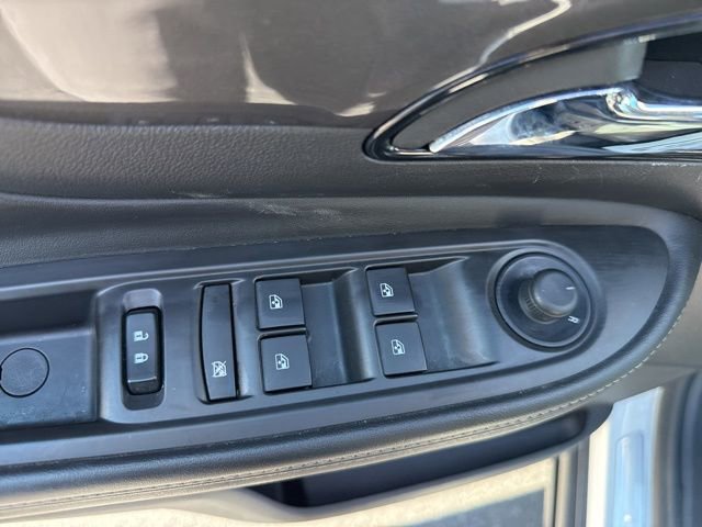 Used 2022 Buick Encore Preferred w/ Safety Package image 17