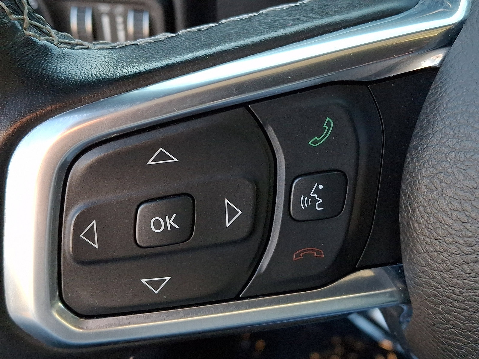 Used 2022 Jeep Wrangler Unlimited Sahara w/ Cold Weather Group image 26