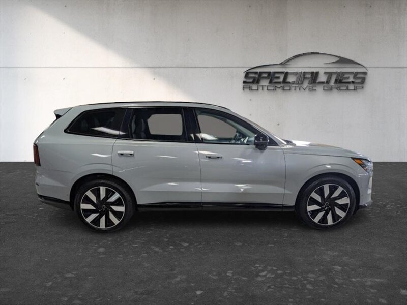 Used 2025 Volvo EX90 Ultra AWD/4WD image 11