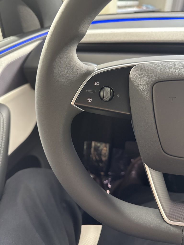 Used 2026 Tesla Model Y Long Range image 31