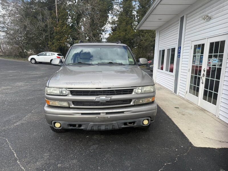 Used 2002 Chevrolet Suburban Z71 AWD/4WD image 2