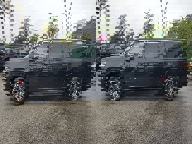 Used 2024 Jeep Wagoneer L Series II w/ Flexible Seating Group image 4