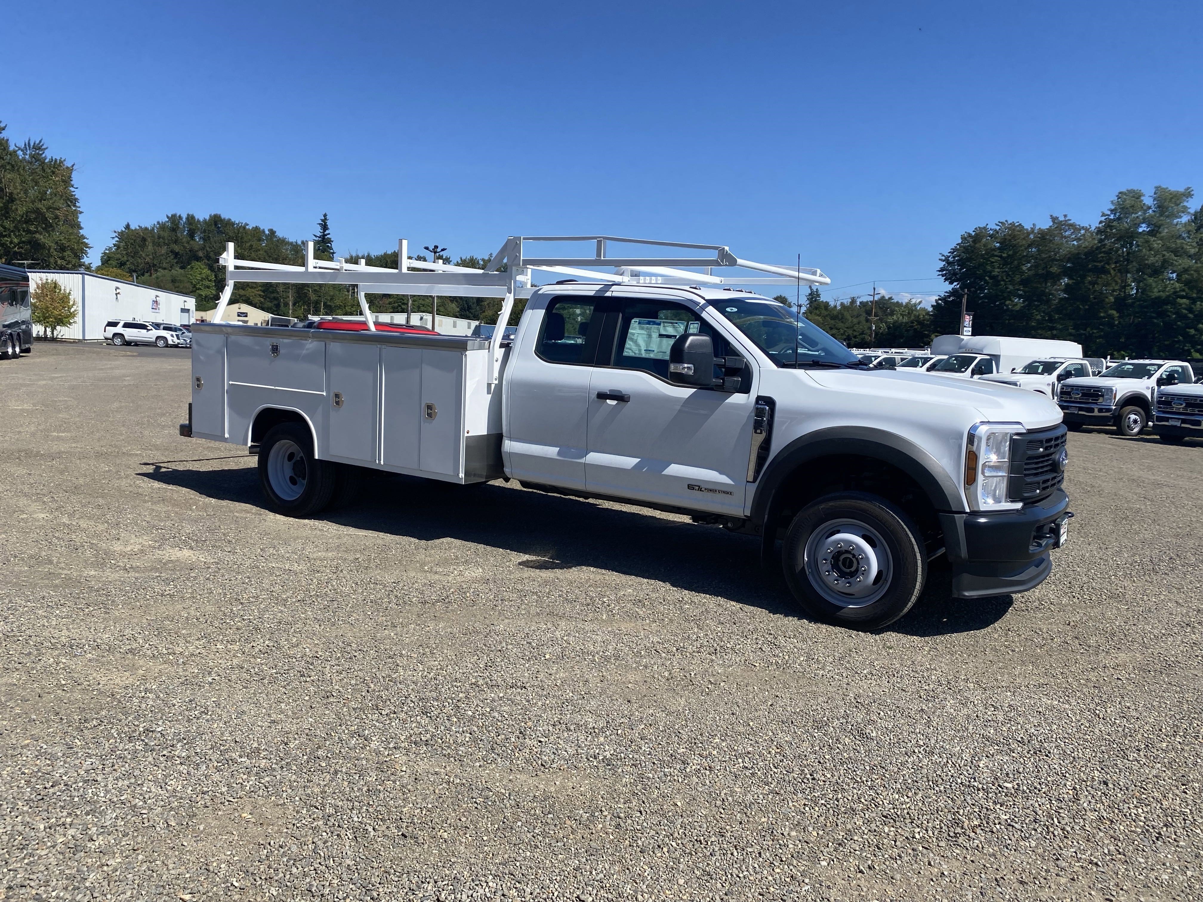 New 2025 Ford F550 4x4 SuperCab Super Duty image 6
