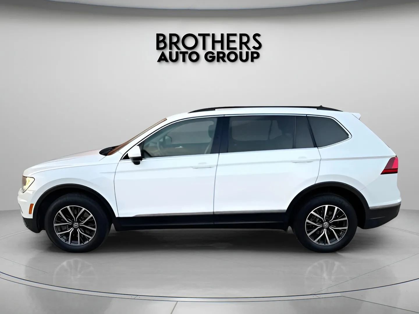 Used 2020 Volkswagen Tiguan SEL image 12