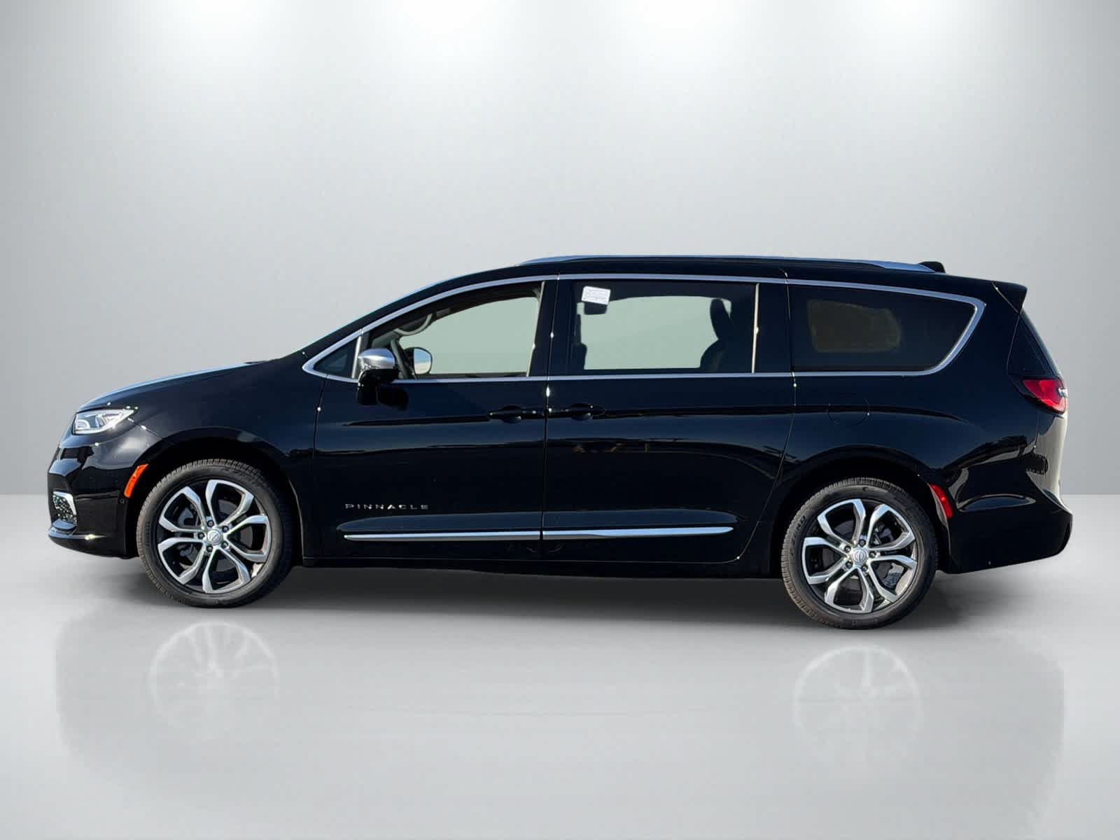 New 2026 Chrysler Pacifica Pinnacle AWD/4WD image 2