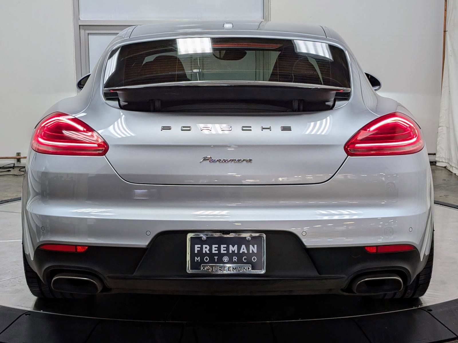 Used 2014 Porsche Panamera 4 image 8