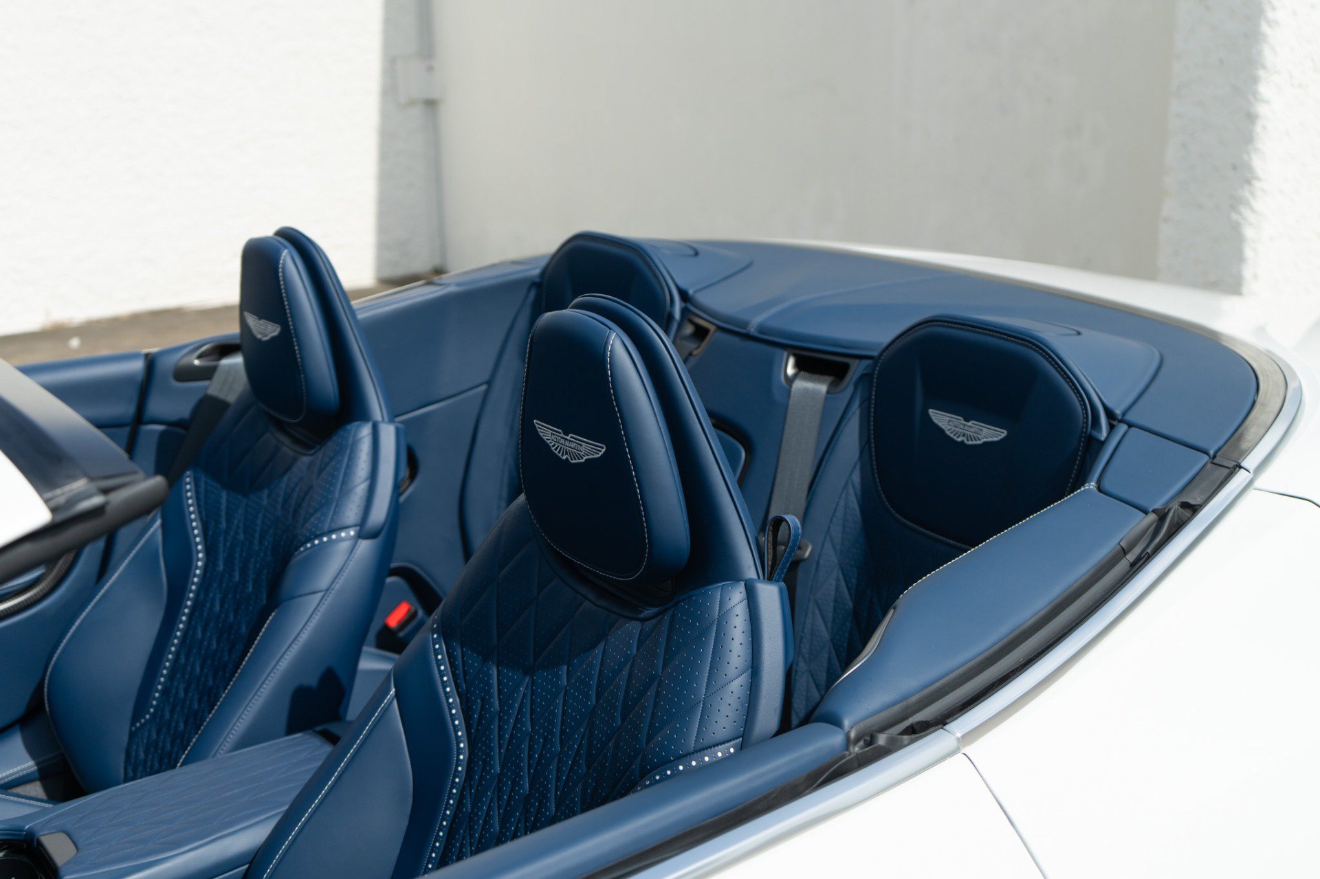 Used 2025 Aston Martin DB12 Convertible RWD image 30