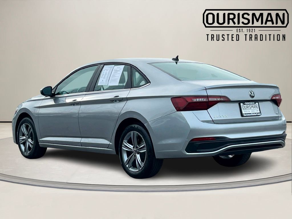 Certified 2024 Volkswagen Jetta SE image 4