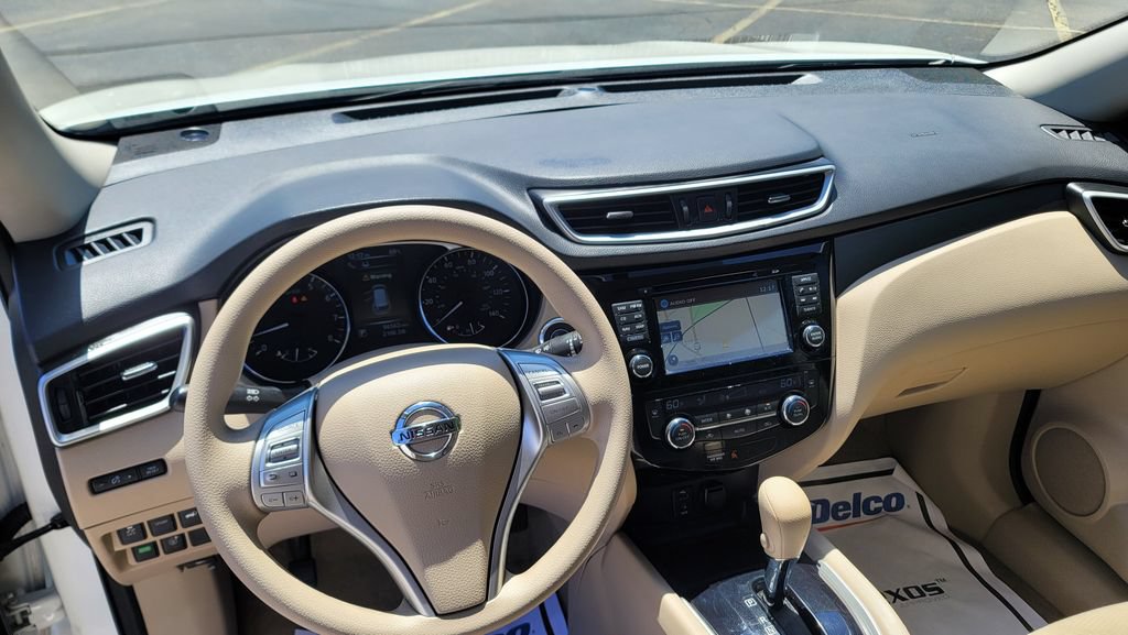 Used 2015 Nissan Rogue SV w/ SV Premium Package FWD image 24