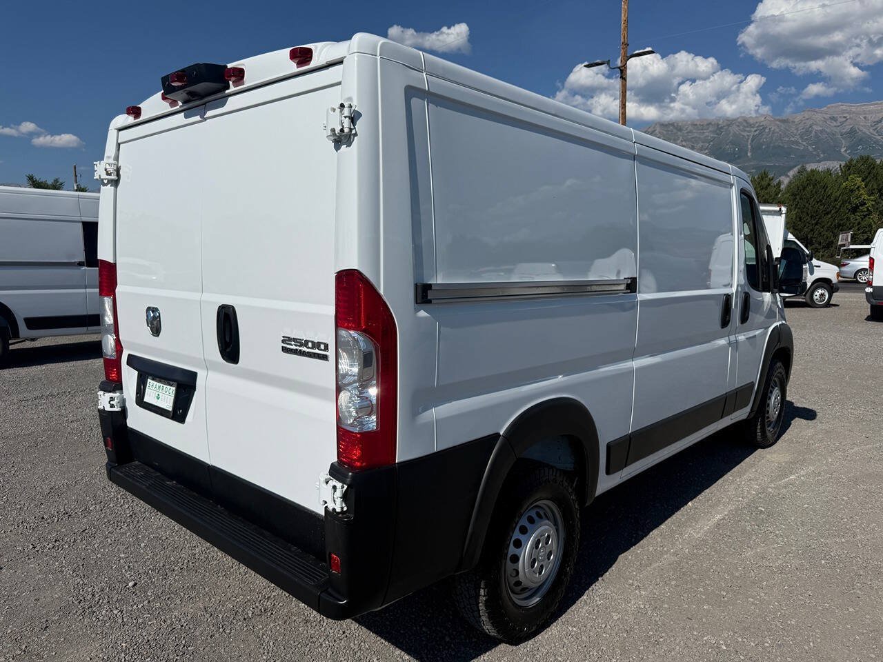 Used 2025 RAM ProMaster 2500 w/ Convenience Group FWD image 3