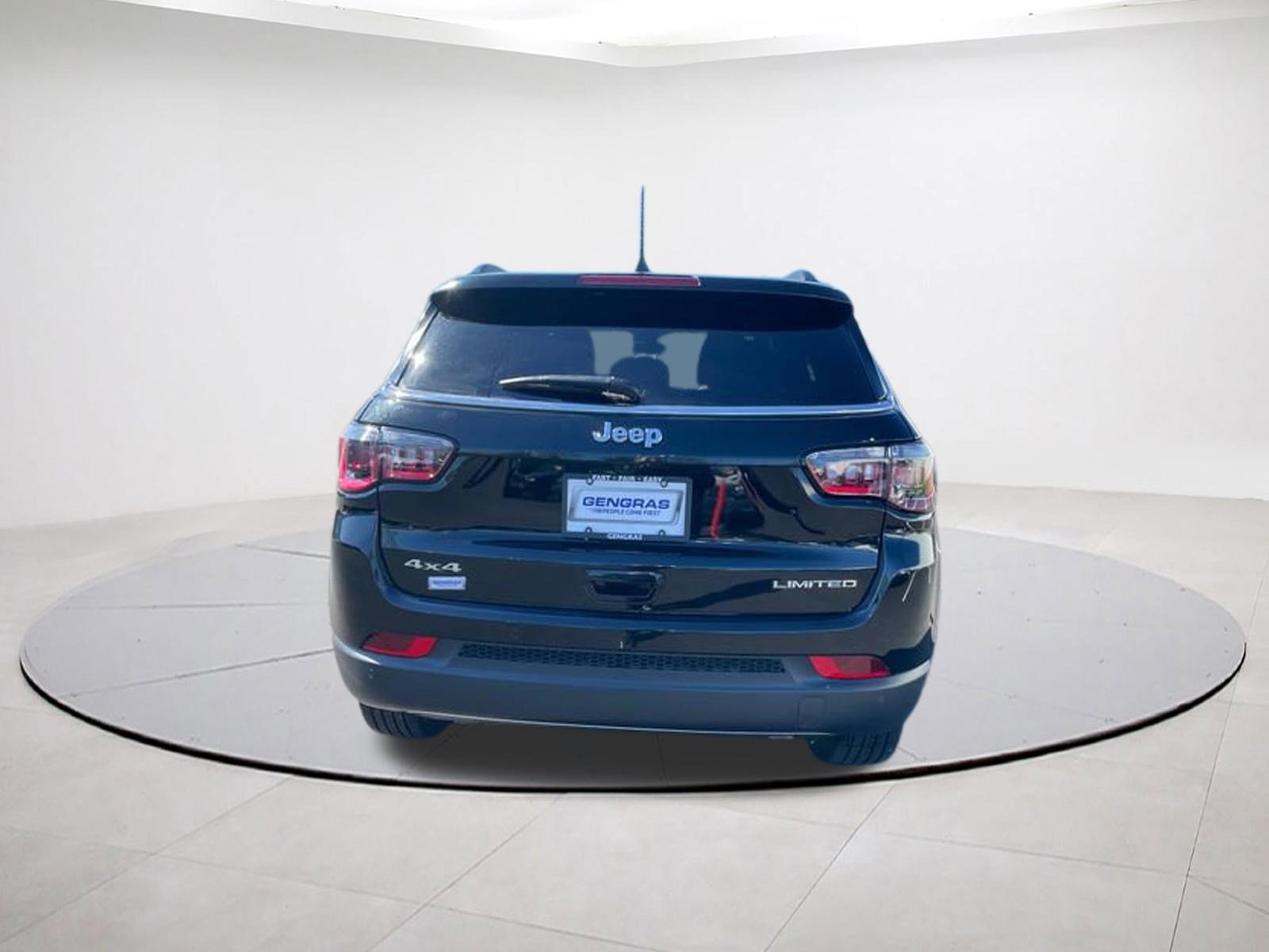 Used 2024 Jeep Compass Limited AWD/4WD image 5
