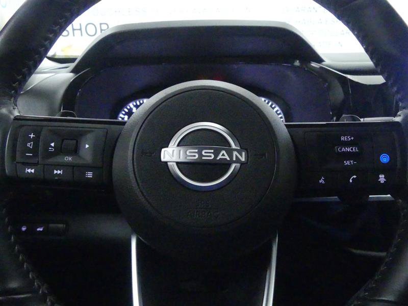 Used 2025 Nissan Pathfinder SL AWD/4WD image 17