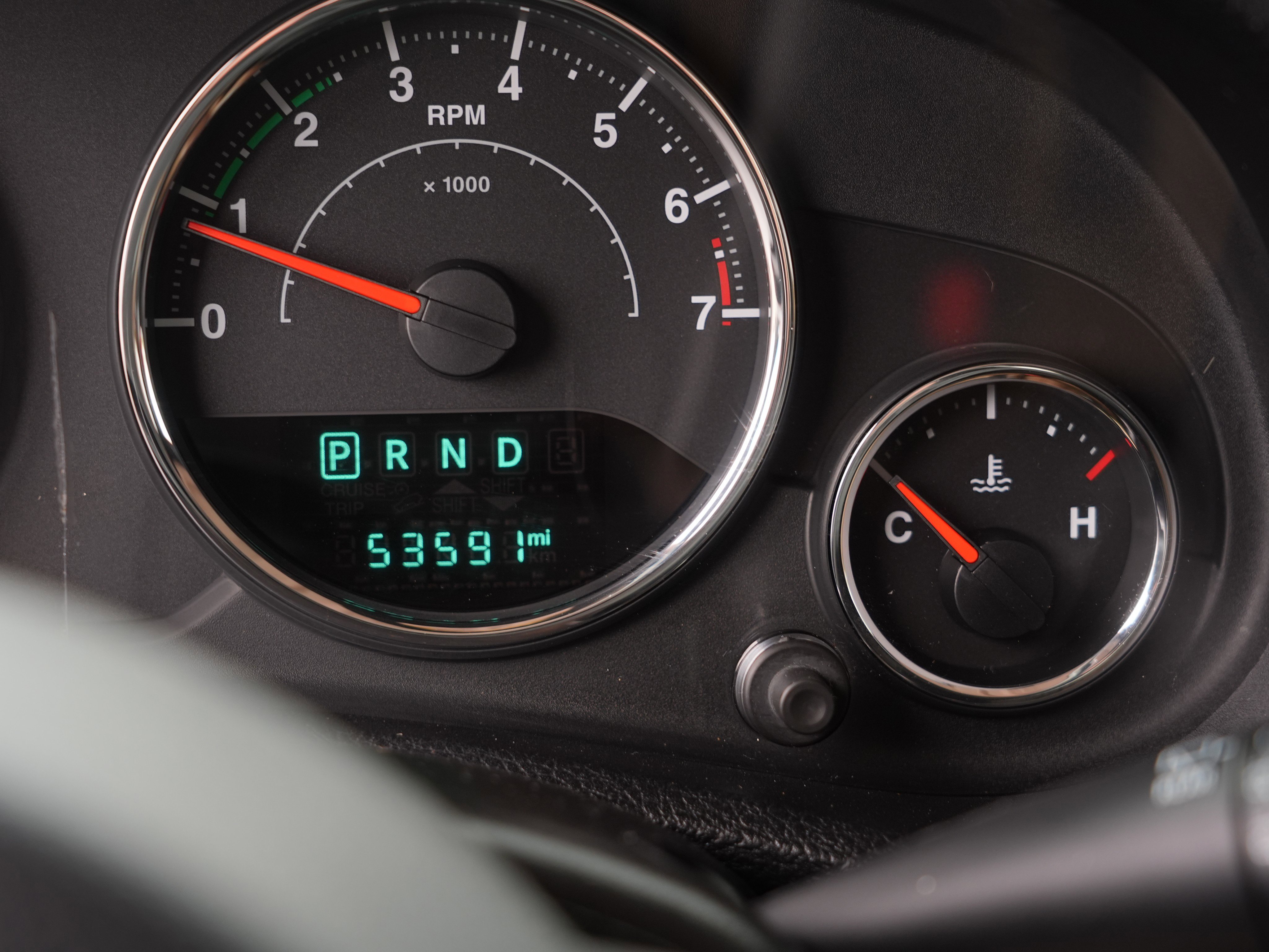Used 2016 Jeep Wrangler Unlimited Sahara w/ Connectivity Group image 29