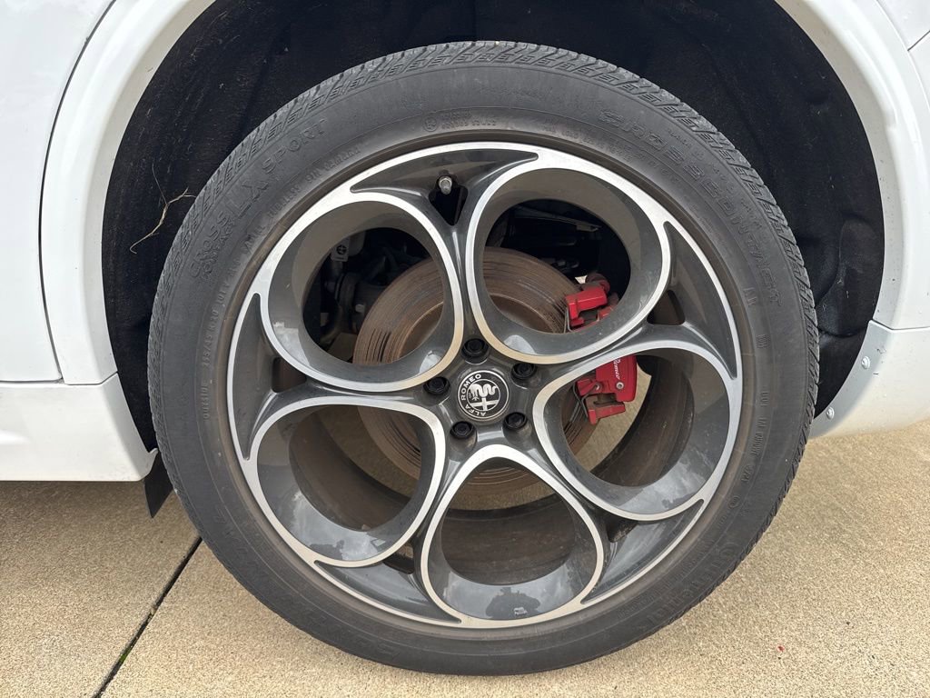 Used 2022 Alfa Romeo Stelvio Veloce image 21