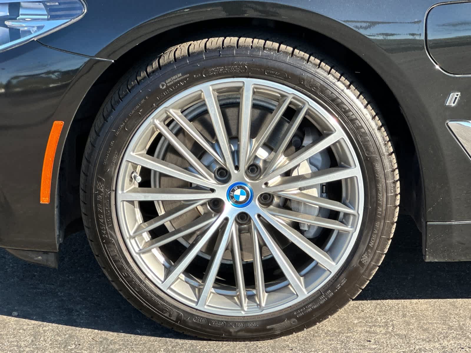 Used 2019 BMW 530e w/ Convenience Package RWD image 26
