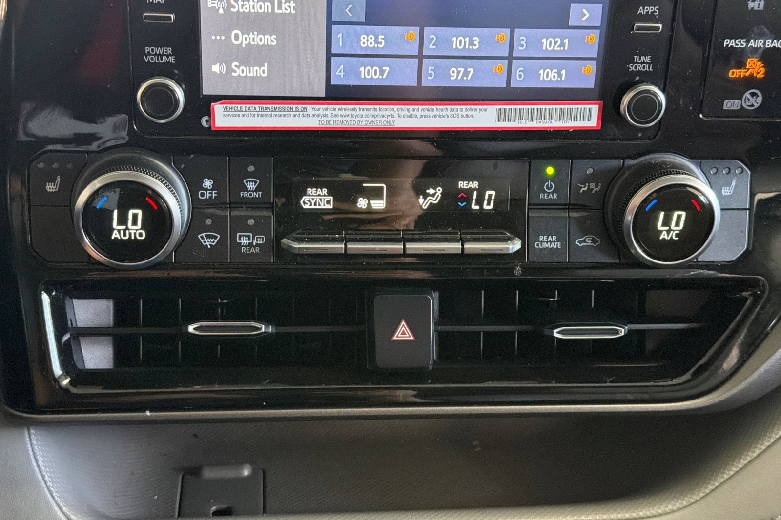 Used 2022 Toyota Highlander XLE AWD/4WD image 28