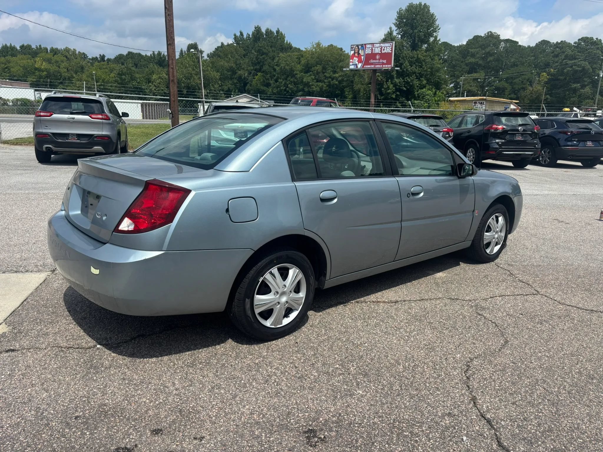 Used 2003 Saturn ION Level 2 w/ Convenience Pkg FWD image 5