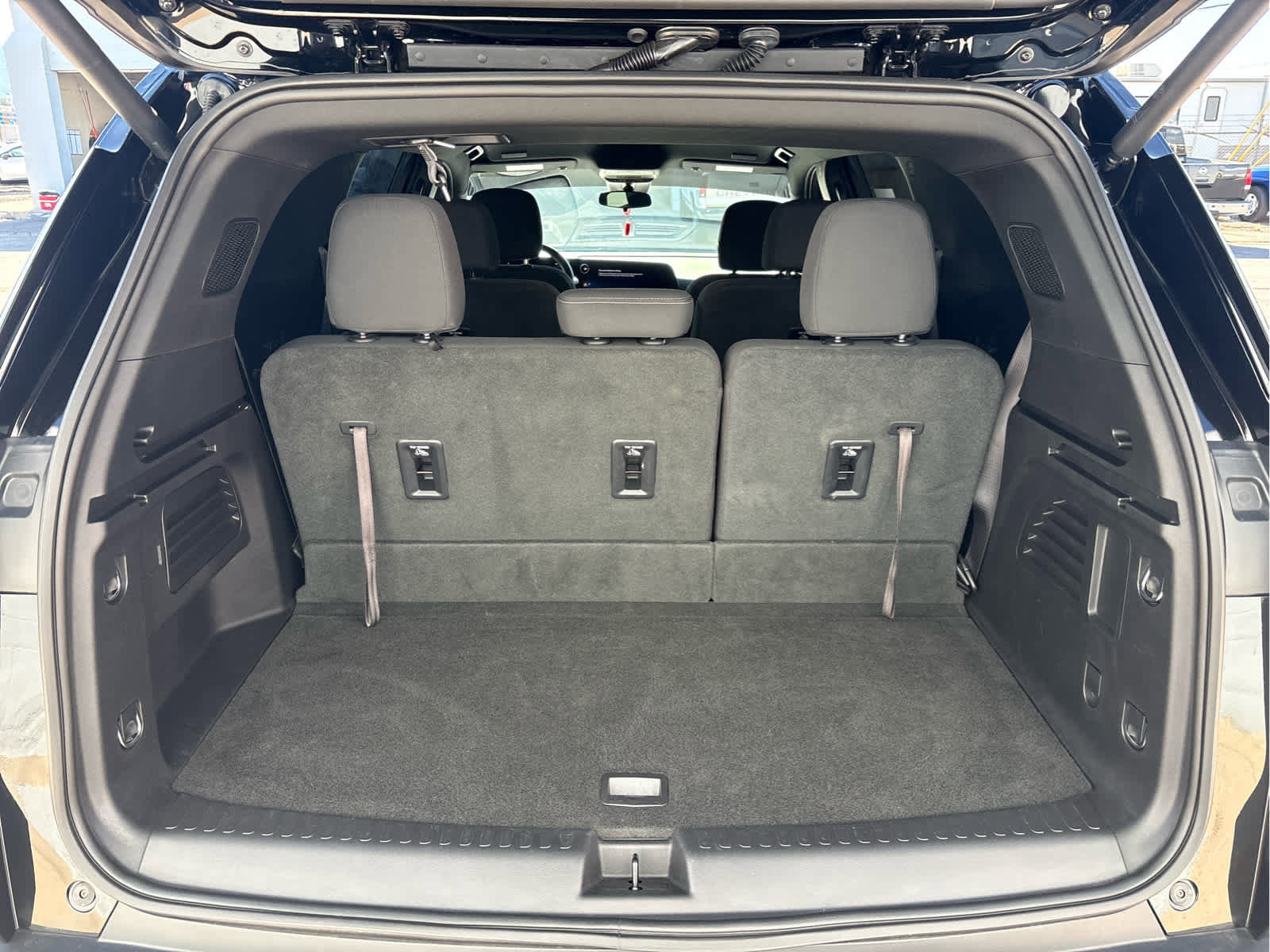 Used 2025 Chevrolet Traverse LT w/ Driver Confidence Package image 19