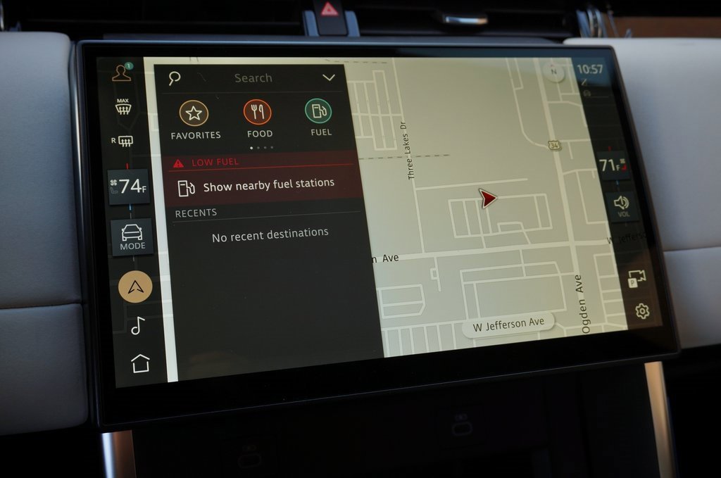 New 2025 Land Rover Discovery Sport S image 22