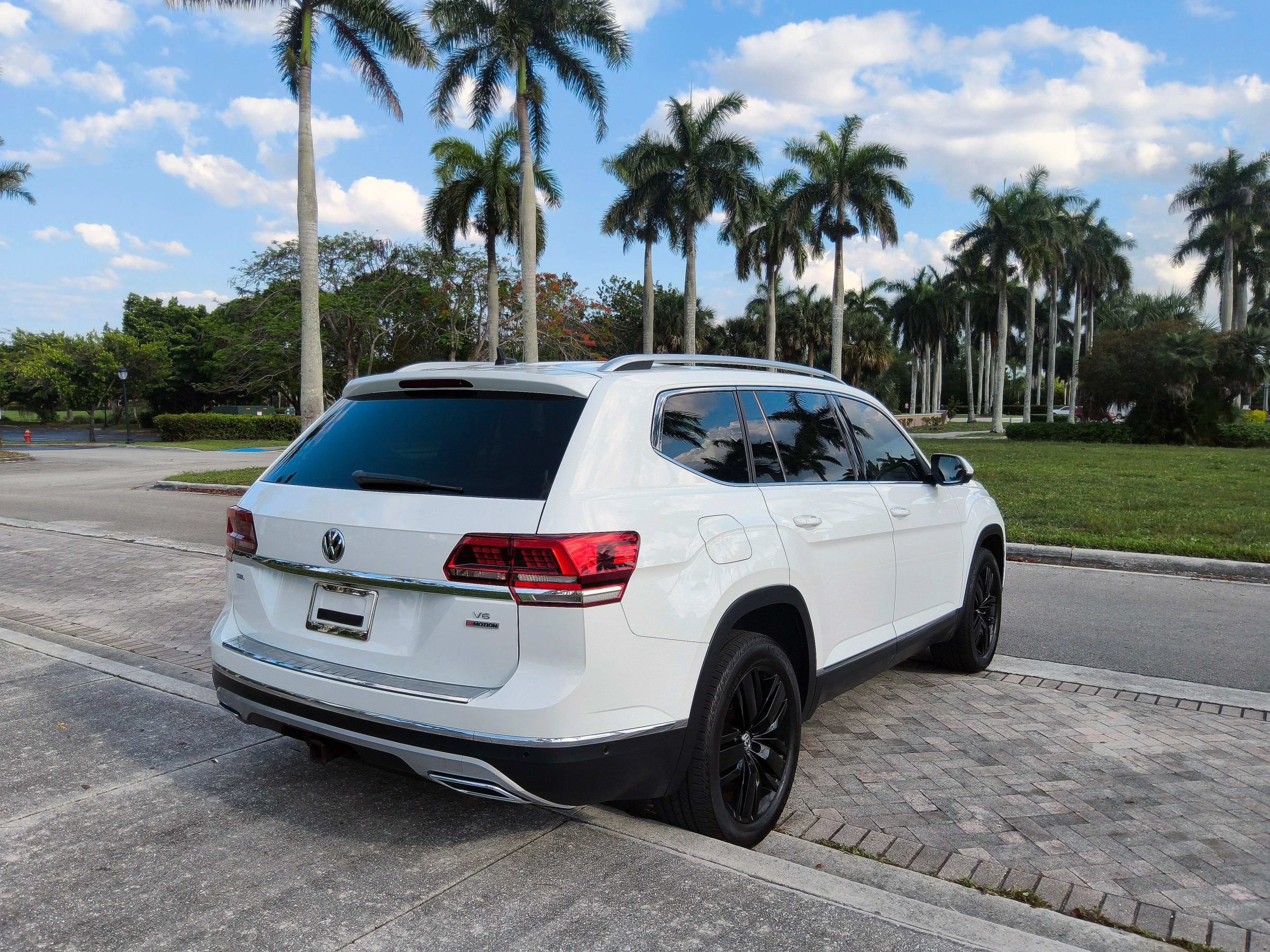 Used 2019 Volkswagen Atlas SEL Premium AWD/4WD image 24